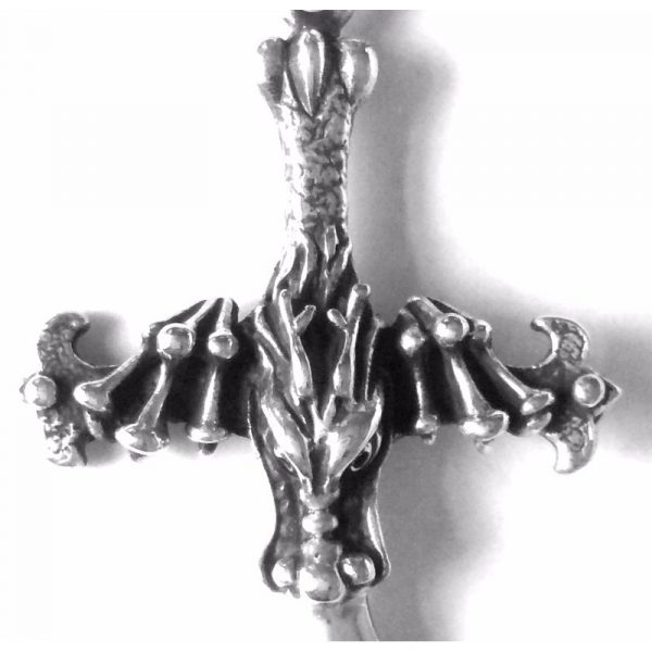 Detail Zilveren hanger kruis met drakenkop