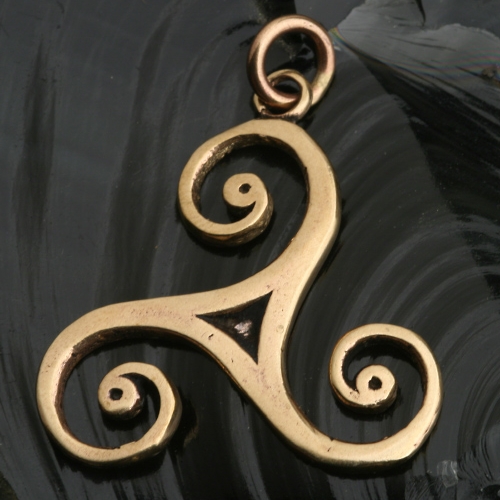 Bronzen hanger Keltische triskel