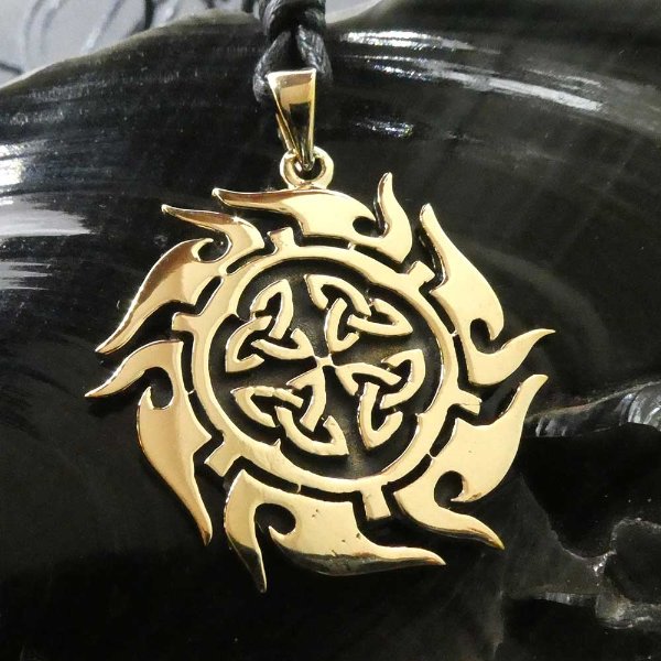 Bronzen hanger Keltische zon
