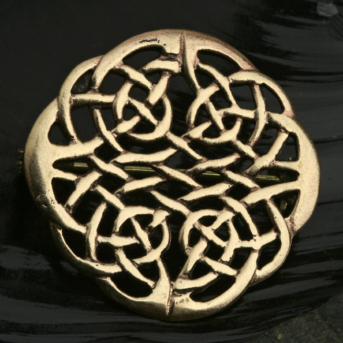 Bronzen broche Keltische knopen